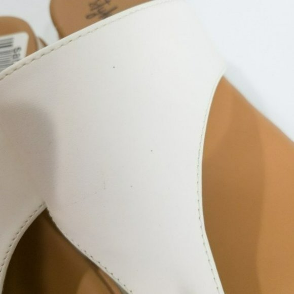 Style & Co Emmaa Thong Flat Sandals-7.5 - Picture 2 of 4